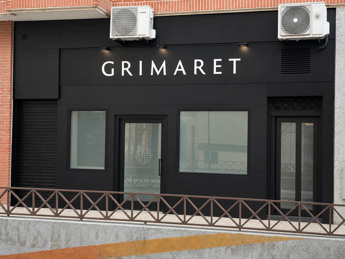 Fachada de la clínica GRIMARET en Madrid