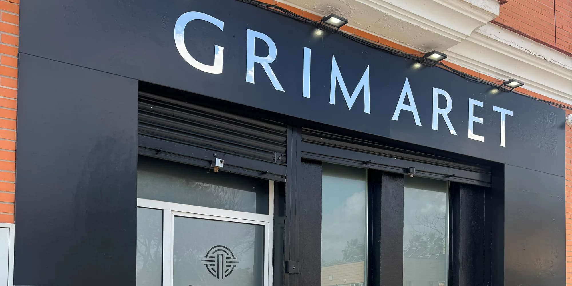 Fachada de la clínica GRIMARET en Sevilla